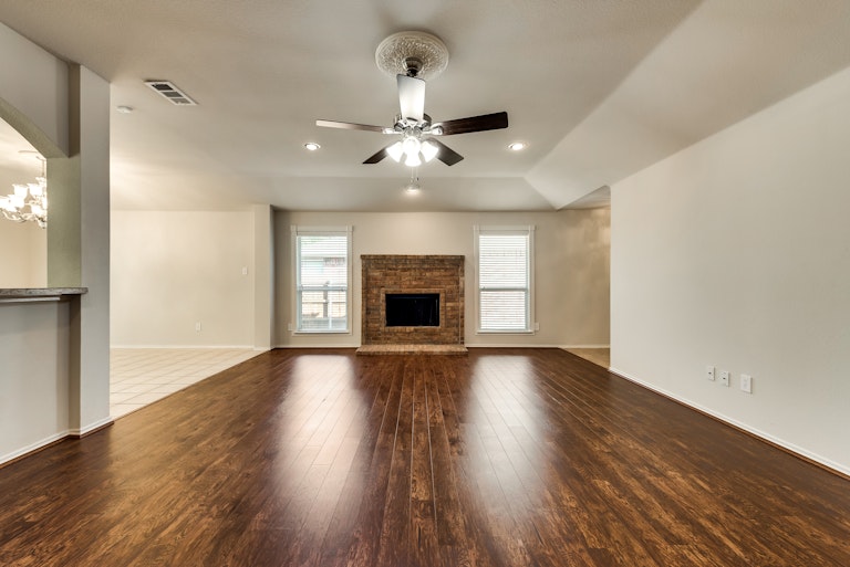 Photo 5 of 26 - 716 Acacia Dr, Anna, TX 75409