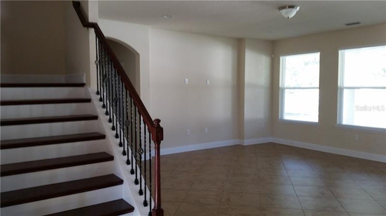 Photo 7 of 25 - 1229 Hillandale Reserve Dr, Tampa, FL 33613