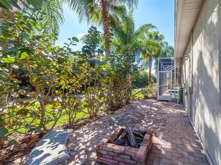 Photo 24 of 25 - 534 Planters Manor Way, Bradenton, FL 34212