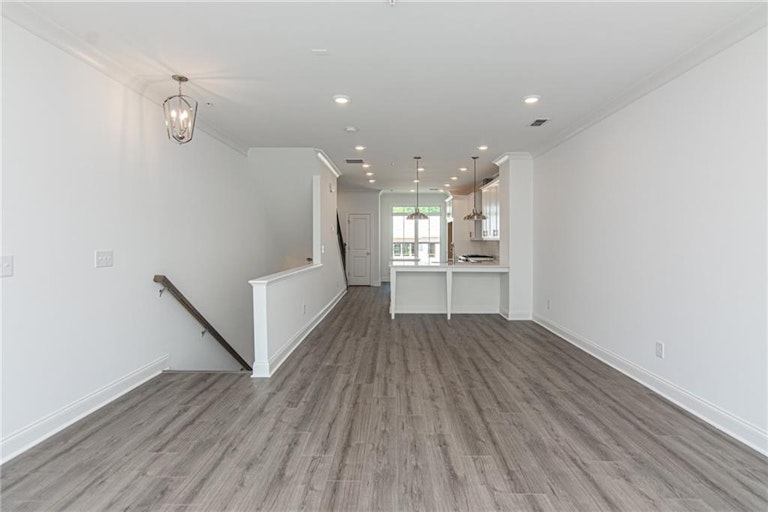 Photo 8 of 37 - 211 Downing Dr #81, Alpharetta, GA 30022
