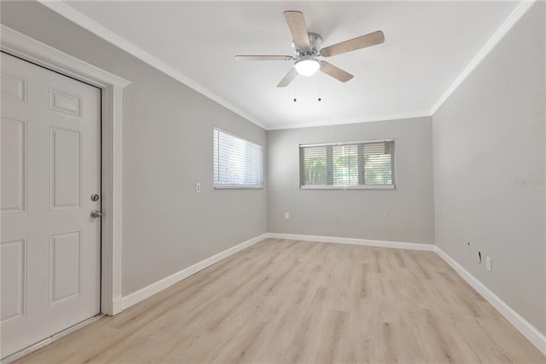 Photo 31 of 52 - 2302 S Arrawana Ave, Tampa, FL 33629