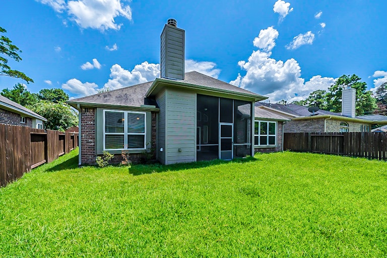 Photo 32 of 35 - 13707 Parkers Cove Ct, Houston, TX 77044