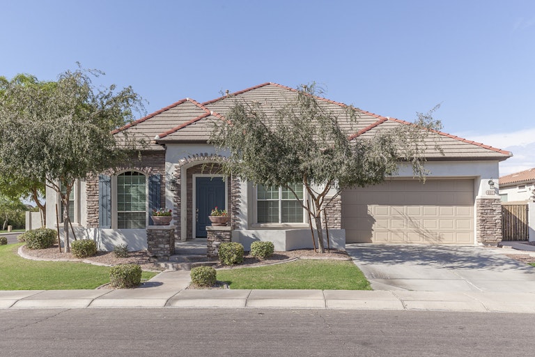 Photo 1 of 29 - 402 E Mead Dr, Chandler, AZ 85249