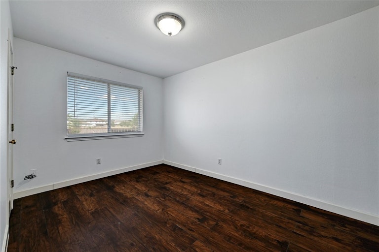Photo 18 of 25 - 7228 Wardman Dr, Del Valle, TX 78617