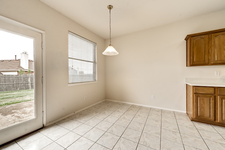 Photo 11 of 26 - 4209 Maidstone Dr, Garland, TX 75043