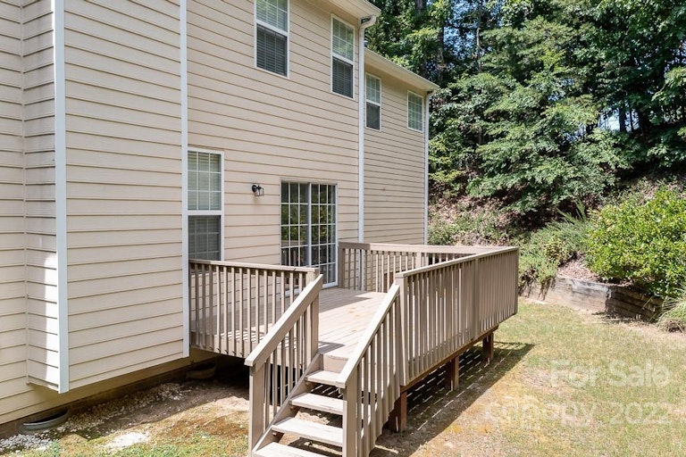 Photo 10 of 37 - 14200 Queens Carriage Pl, Charlotte, NC 28278