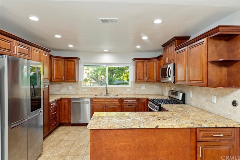 Photo 12 of 46 - 5475 Intervale Dr, Riverside, CA 92506