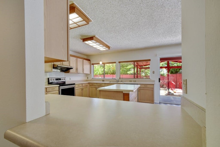 Photo 9 of 27 - 818 Willow Xing, New Braunfels, TX 78130