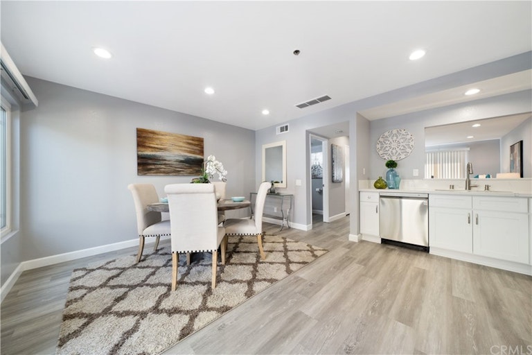 Photo 6 of 18 - 25885 Trabuco Rd #193, Lake Forest, CA 92630