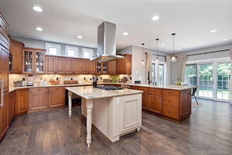 Photo 8 of 30 - 25 Blue Heron Dr, Thornton, CO 80241