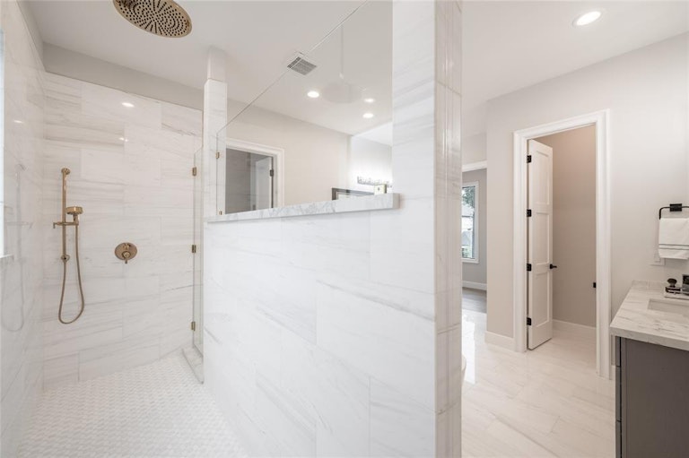 Photo 38 of 50 - 1518 Auline Ln, Houston, TX 77055