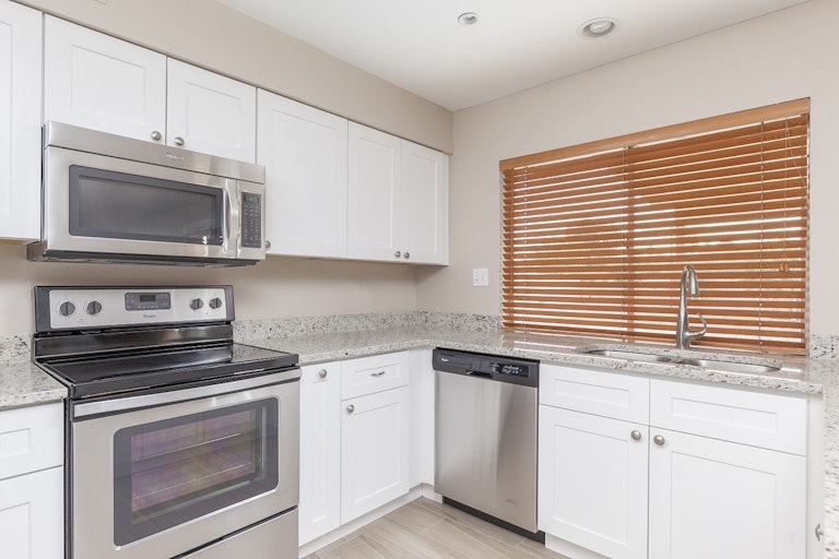 Photo 5 of 26 - 12050 S Mandan St, Phoenix, AZ 85044
