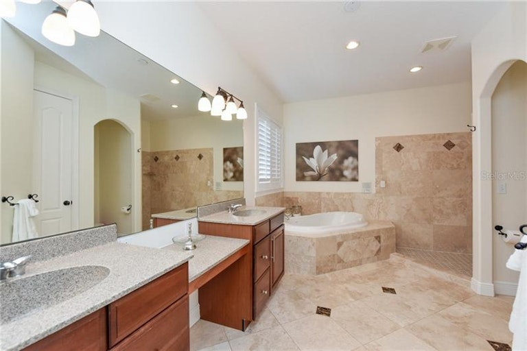 Photo 15 of 25 - 320 Faubel St, Sarasota, FL 34242