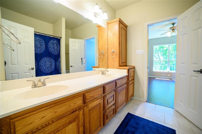 Photo 29 of 40 - 575 Chandler Dr, Aledo, TX 76008