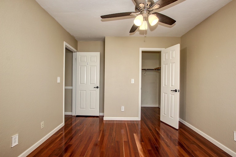 Photo 17 of 25 - 3543 E Tonto Ln, Phoenix, AZ 85050