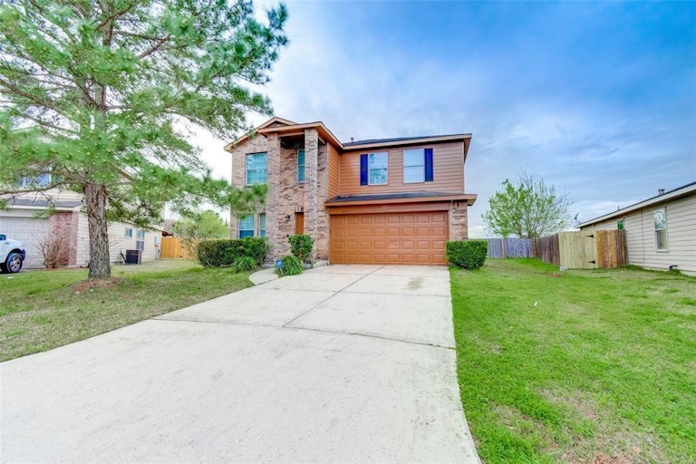 Photo 1 of 18 - 16807 Mission Ridge Ln, Houston, TX 77073
