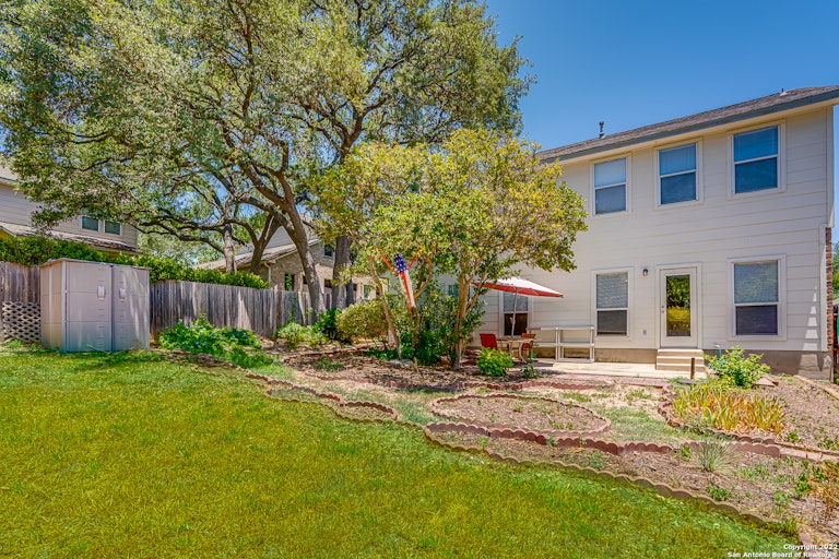 Photo 6 of 32 - 6518 Pecan Acres, San Antonio, TX 78240