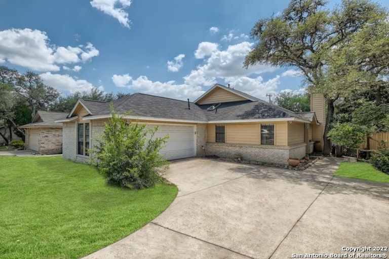 Photo 3 of 26 - 8511 Pendragon St, San Antonio, TX 78254