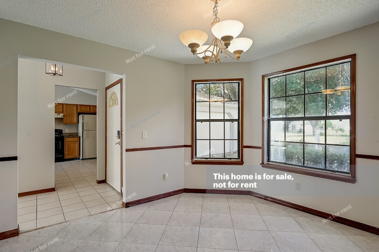 Photo 19 of 32 - 8460 Rockridge Dr, Jacksonville, FL 32244