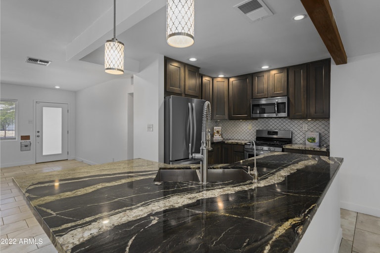 Photo 10 of 38 - 4401 E Montecito Ave, Phoenix, AZ 85018