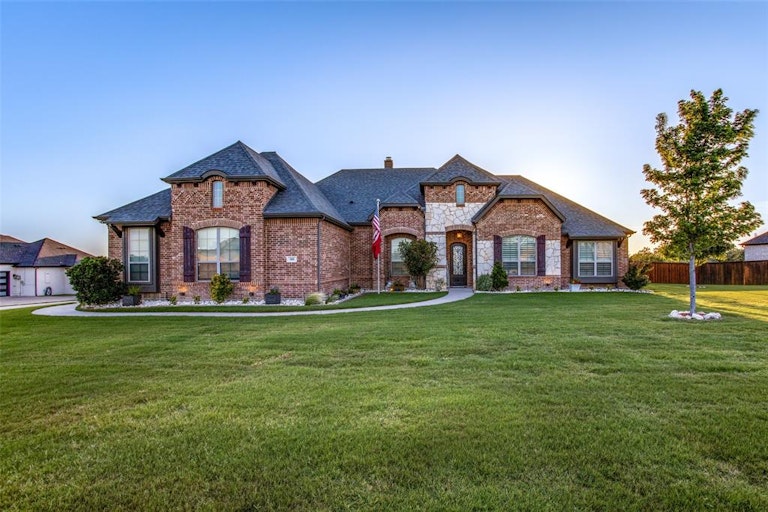 Photo 1 of 40 - 180 Denali Way, Waxahachie, TX 75167