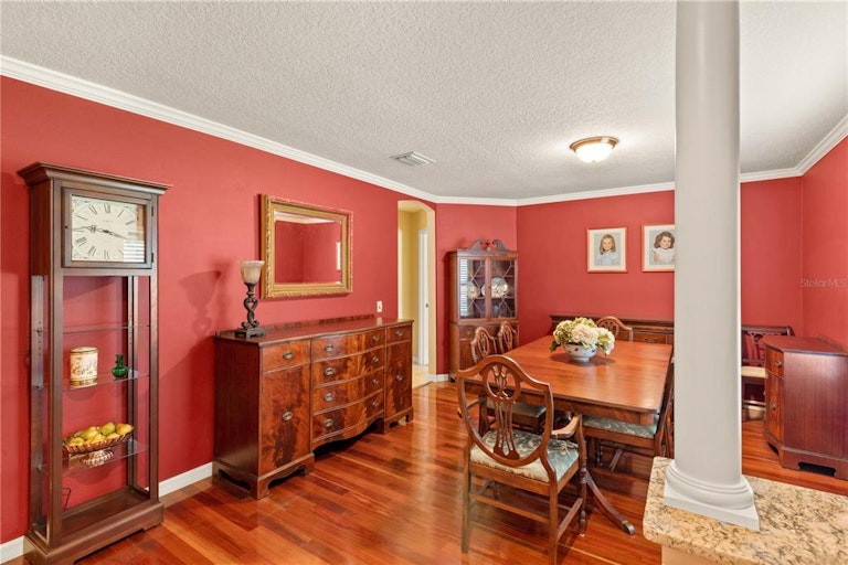 Photo 3 of 14 - 10035 Bunker Rd, Leesburg, FL 34788