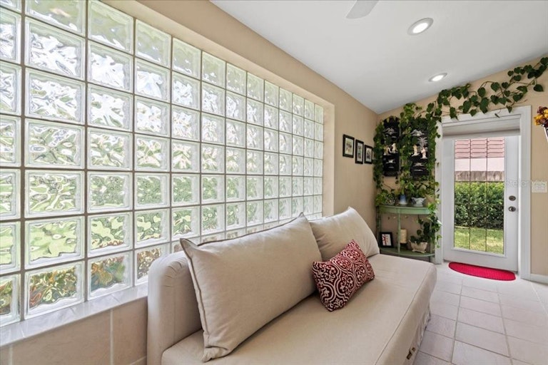 Photo 23 of 42 - 4904 Dewey Rose Ct, Tampa, FL 33624