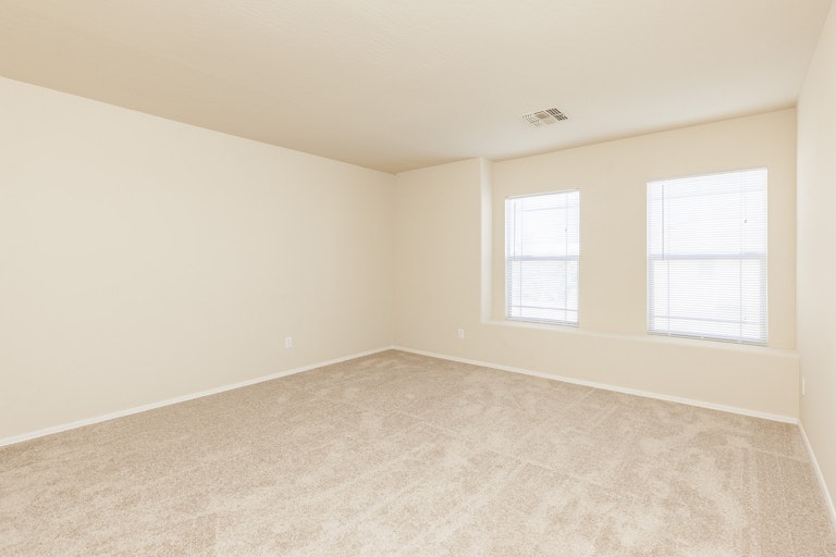Photo 11 of 27 - 6704 S 54th Ln, Phoenix, AZ 85339