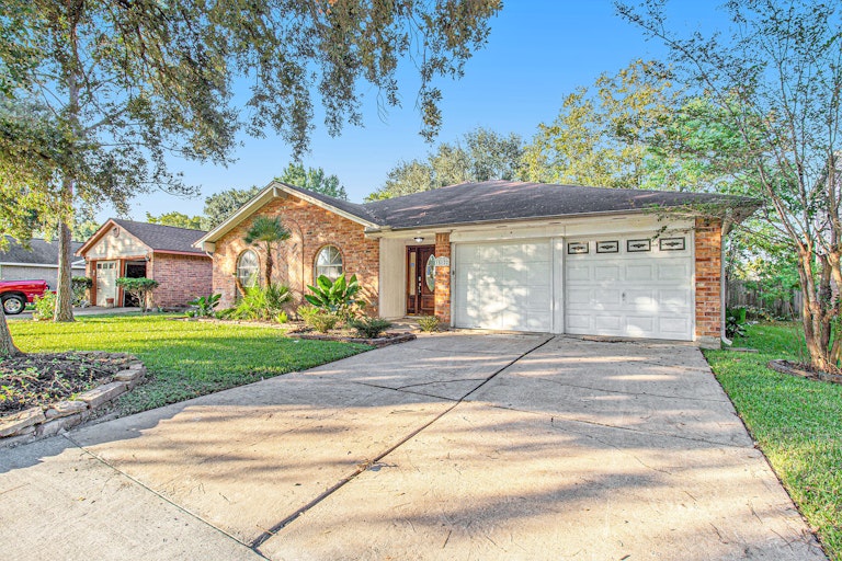 Photo 1 of 17 - 15822 Manfield Dr, Houston, TX 77082