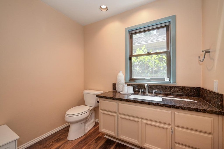Photo 20 of 44 - 2174 Promontory Point Ln, Rancho Cordova, CA 95670