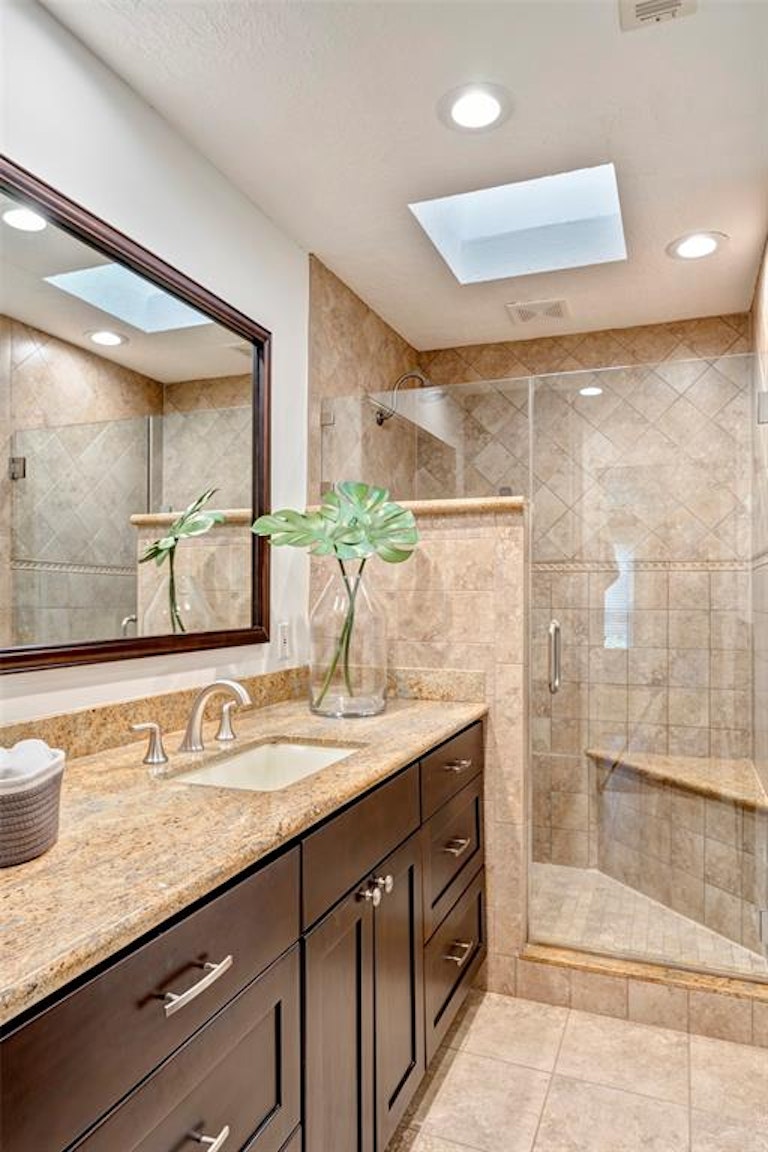 Photo 22 of 34 - 13519 Westport Ln, Houston, TX 77079