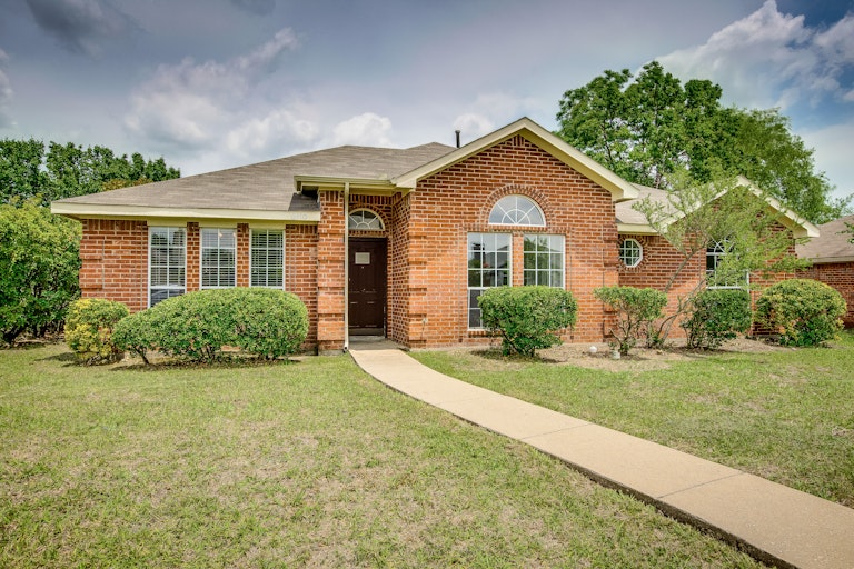 Photo 27 of 28 - 6910 Todd Ln, Sachse, TX 75048