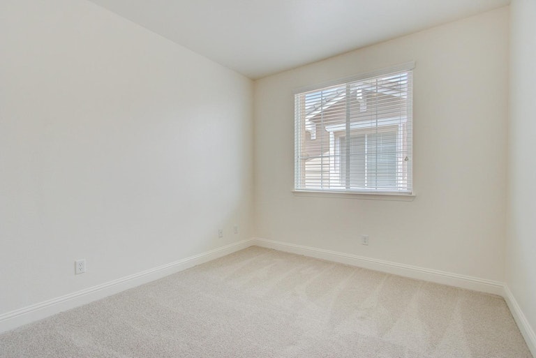 Photo 20 of 27 - 4018 Pinoche Peak Way, Rancho Cordova, CA 95742