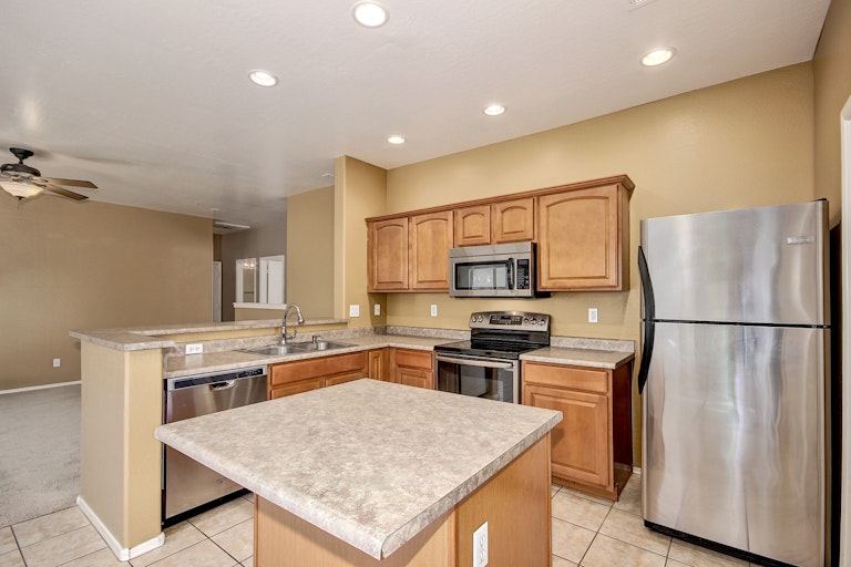 Photo 2 of 22 - 282 E Dry Creek Rd, San Tan Valley, AZ 85143