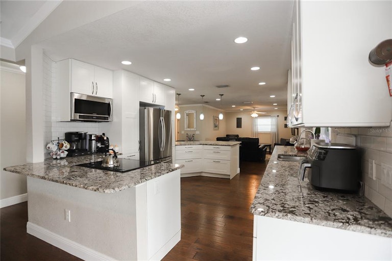 Photo 4 of 34 - 5730 Imperial Ky, Tampa, FL 33615