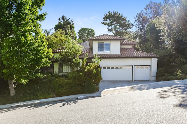 Photo 1 of 27 - 24226 Mentry Dr, Newhall, CA 91321