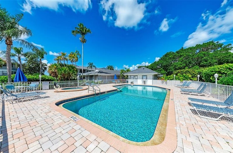 Photo 39 of 56 - 1247 Edgewater Cir #1247, Bradenton, FL 34209