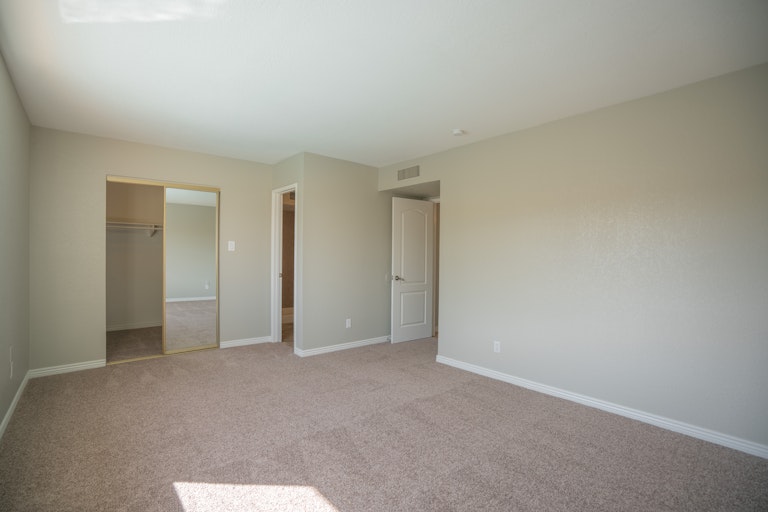 Photo 6 of 28 - 4147 W Poinsettia Dr, Phoenix, AZ 85029