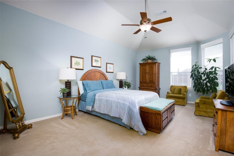 Photo 11 of 29 - 328 Turnstone Dr, Little Elm, TX 75068