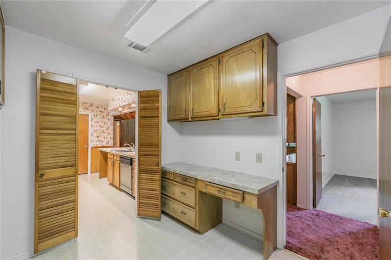 Photo 12 of 32 - 700 Clearman Dr, Crandall, TX 75114