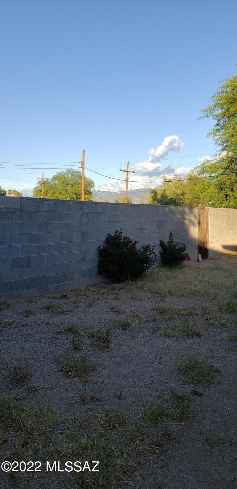 Photo 4 of 10 - 8319 E 18th St, Tucson, AZ 85710