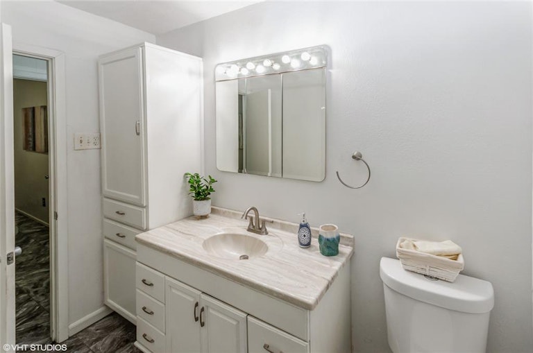 Photo 25 of 31 - 13102 Twin Oaks Dr, Balch Springs, TX 75180