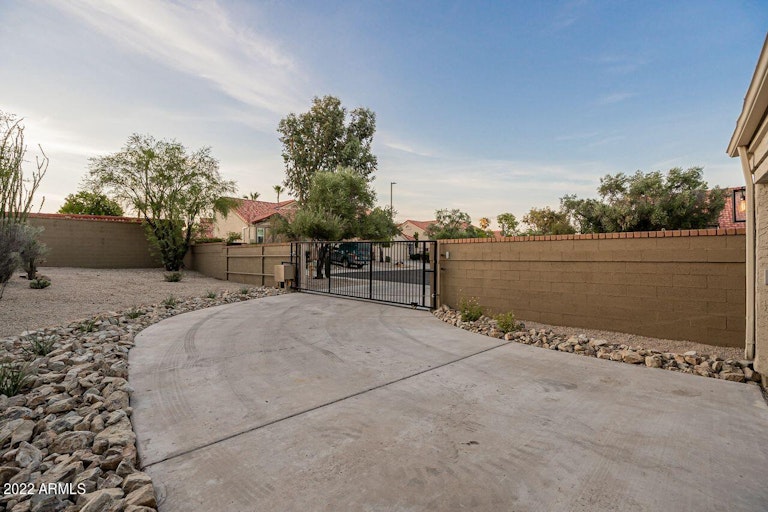 Photo 4 of 67 - 11286 E Laurel Ln, Scottsdale, AZ 85259