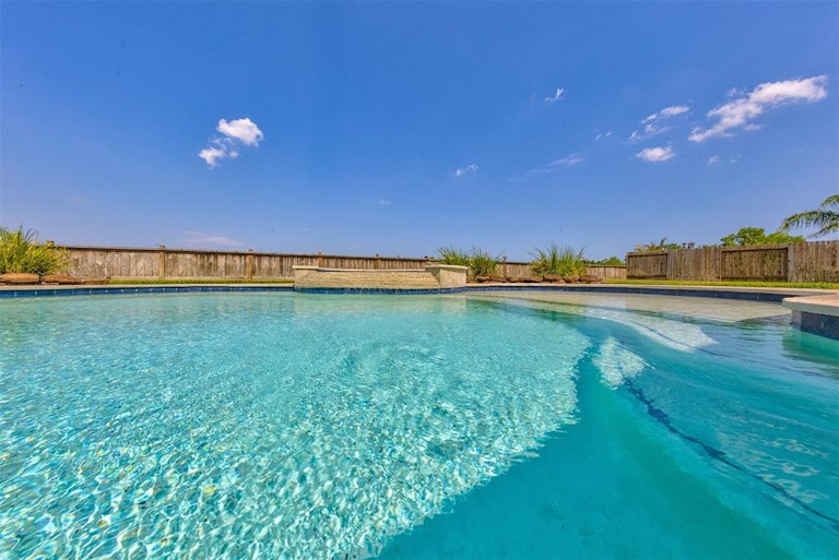 Photo 45 of 50 - 2240 Lakeway Dr, Friendswood, TX 77546
