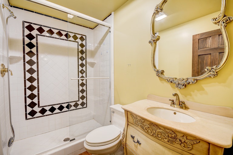 Photo 15 of 31 - 52 Edgewood Vis, Newnan, GA 30265