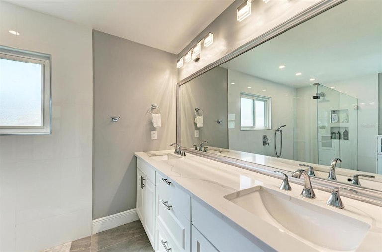 Photo 20 of 44 - 3174 57th Avenue Cir E, Bradenton, FL 34203