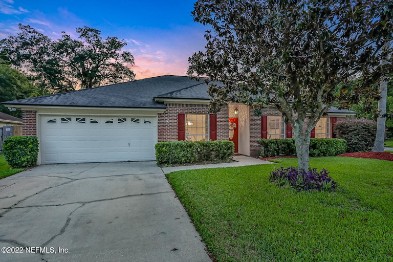 Photo 4 of 36 - 1444 Starboard Ct, Fleming Island, FL 32003