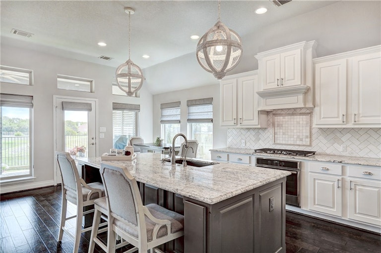 Photo 2 of 40 - 313 La Grotta Ln, Georgetown, TX 78628