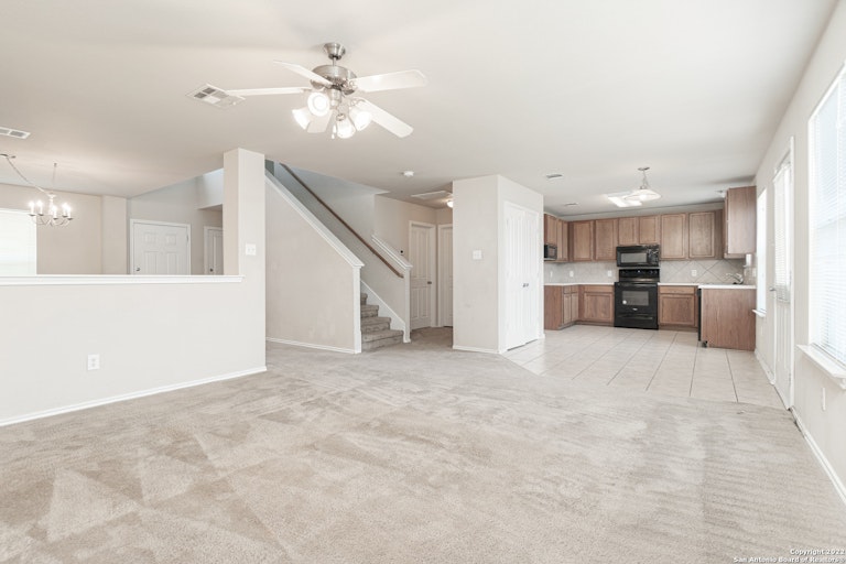 Photo 7 of 21 - 3622 Archer Blvd, New Braunfels, TX 78132
