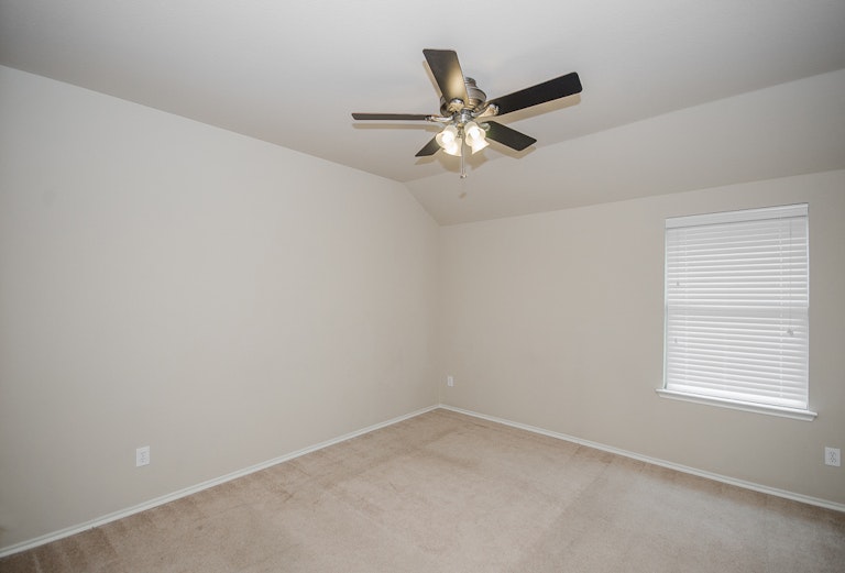 Photo 31 of 44 - 9713 Mulligan Dr, McKinney, TX 75072